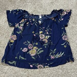 Women’s old navy floral blouse